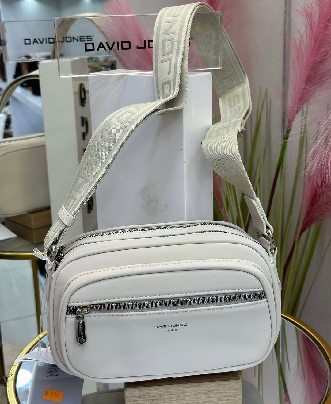 Women's handbag