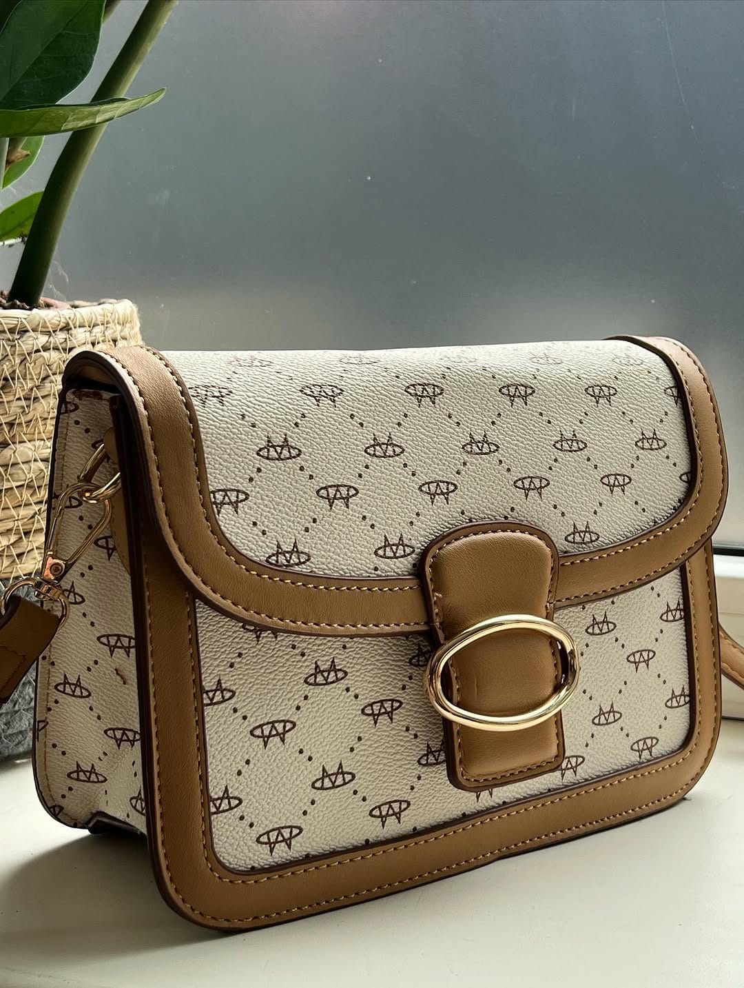 Women's handbag