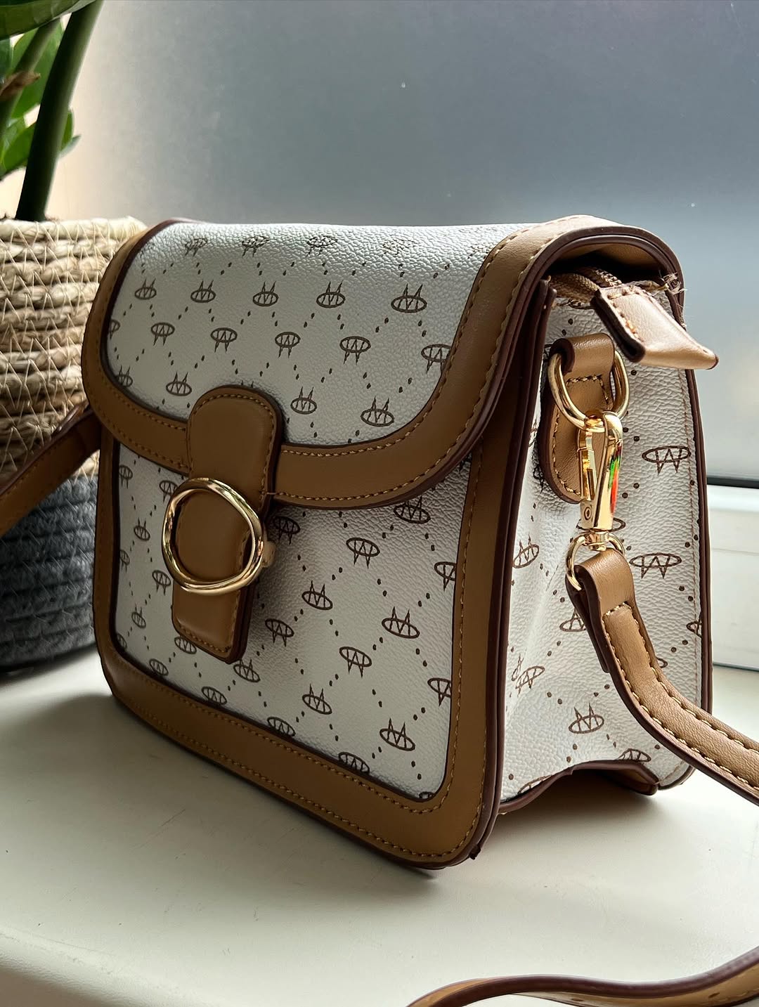Women's handbag