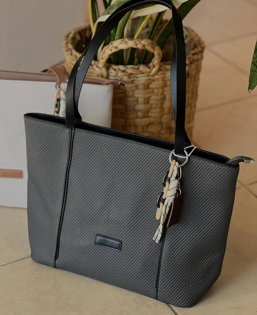 Women's handbag