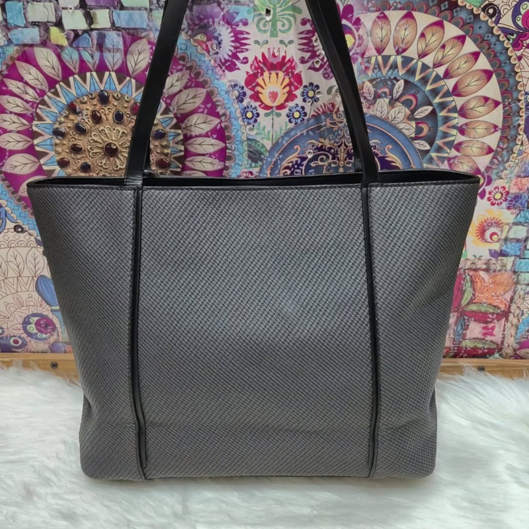Women's handbag