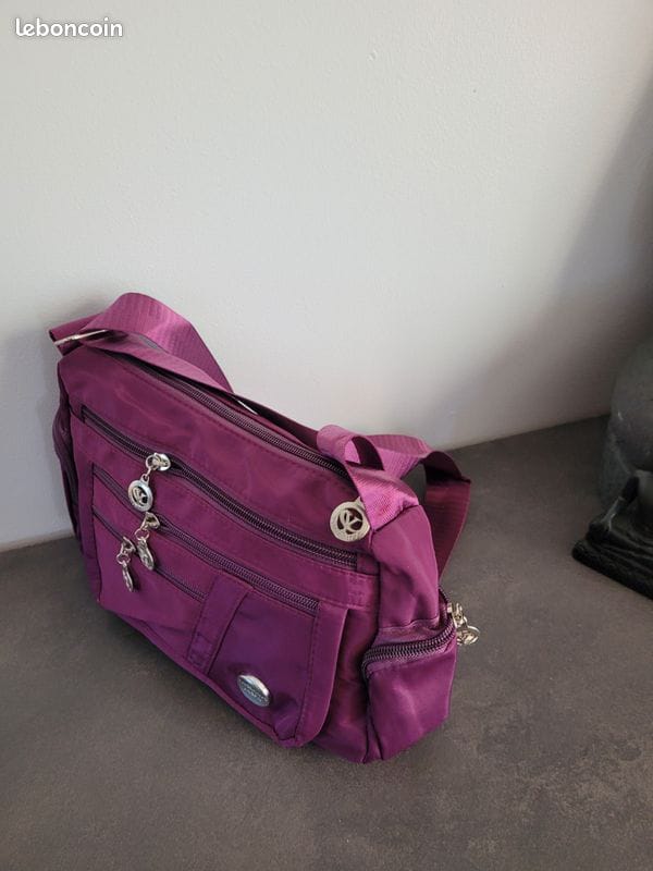Women's handbag